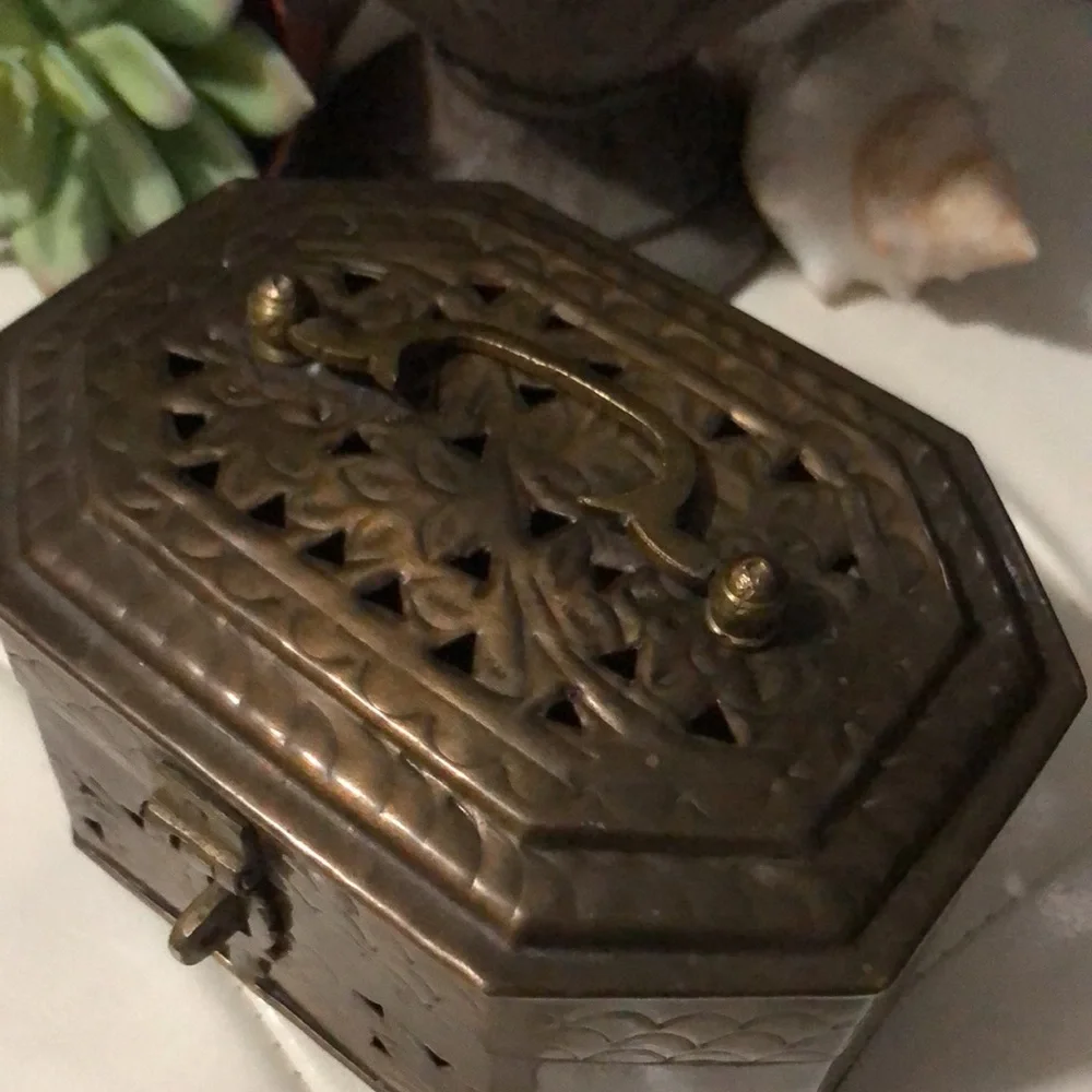 Vintage Brass Cricket Box-5x3.5x3